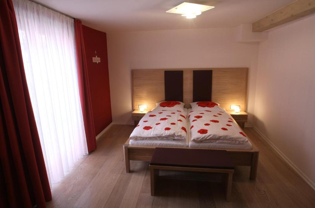 Rothweinhotel Wiesenbronn Rom bilde