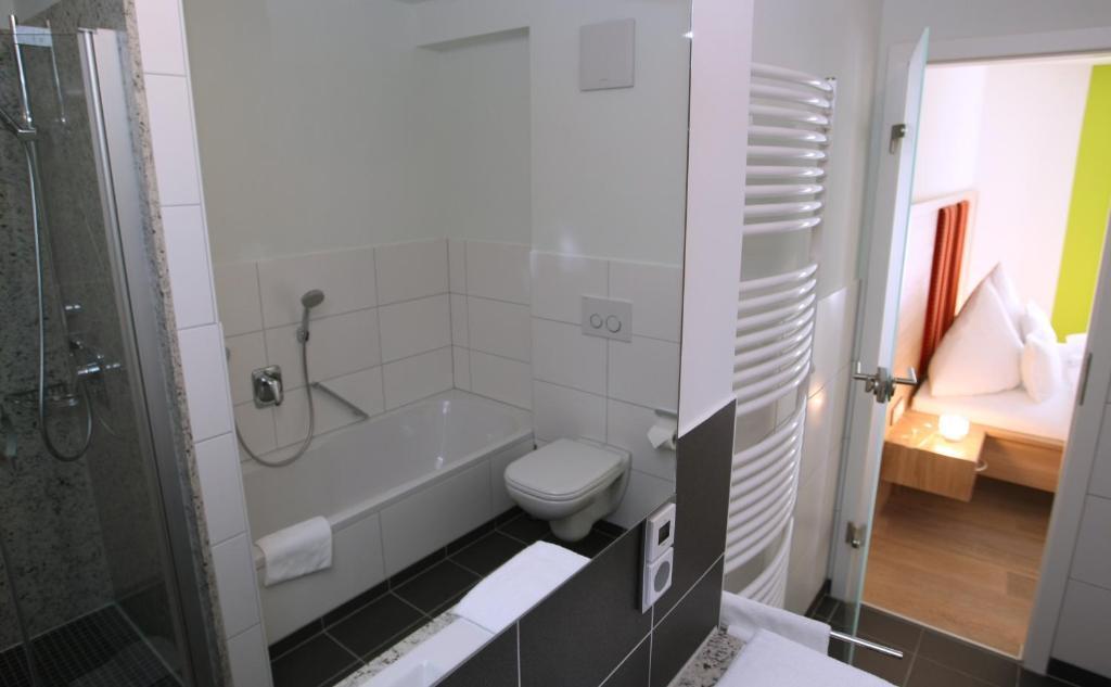 Rothweinhotel Wiesenbronn Rom bilde